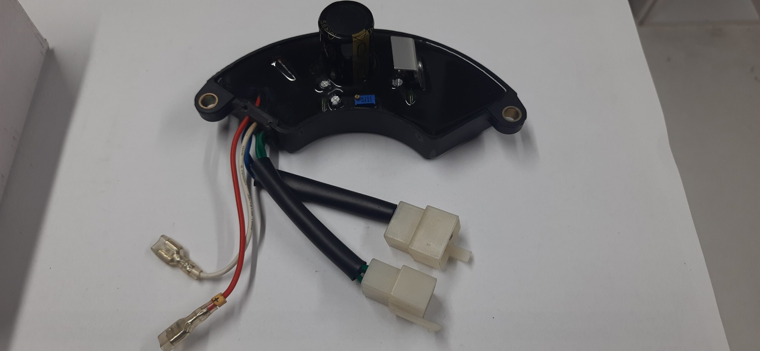 AVR-7KW VOLTAJ REGÜLATÖRÜ