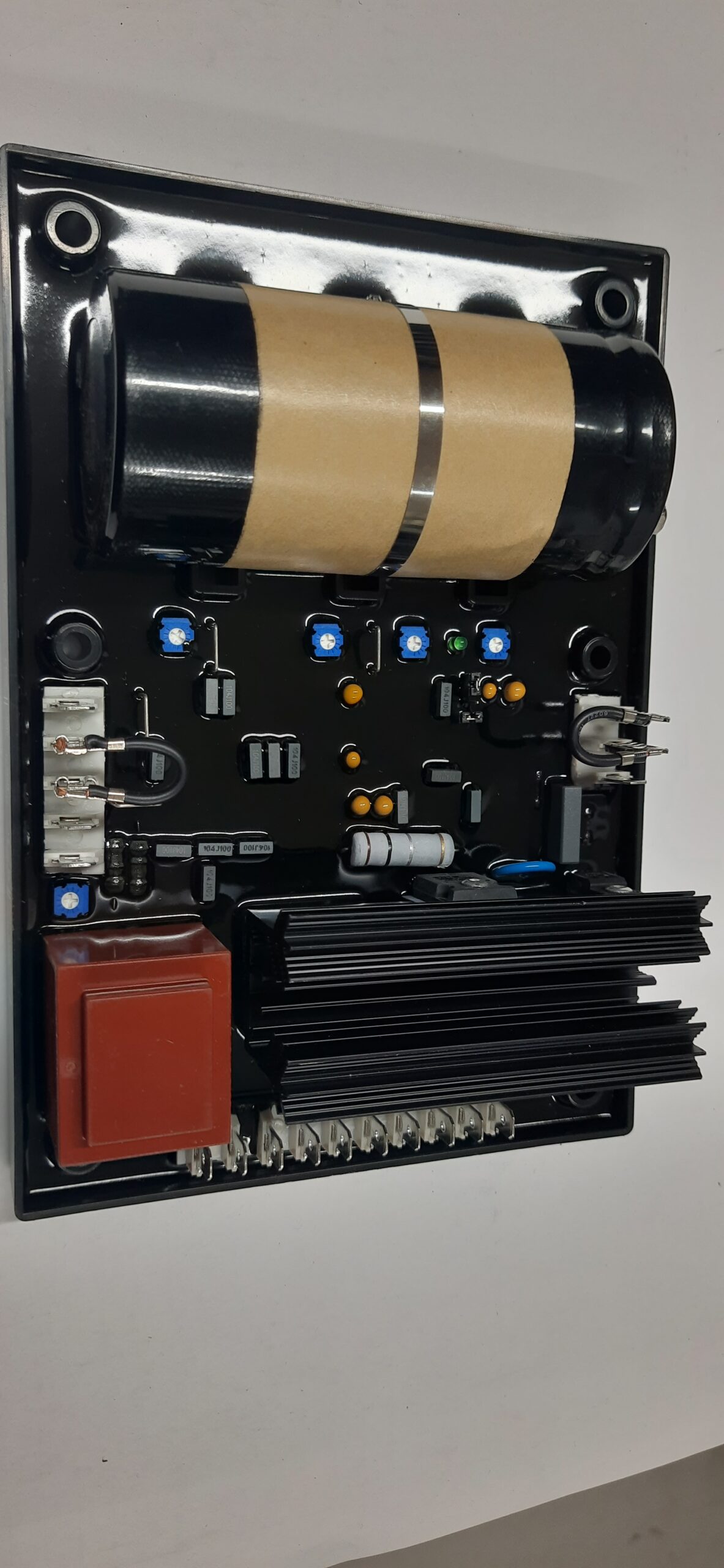 AVR-R449 VOLTAJ REGÜLATÖRÜ